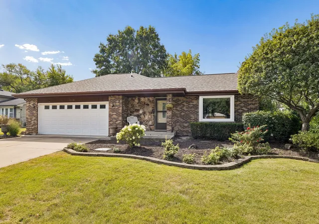 Photo 1 of Single family home for sale at 118 Aspen Dr, New Lenox, IL 60451 | MLS# 12729310 | Listing updated on 2026-09-24