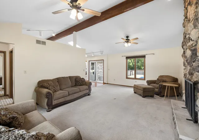 Photo 3 of Single family home for sale at 118 Aspen Dr, New Lenox, IL 60451 | MLS# 12729310 | Listing updated on 2026-09-24