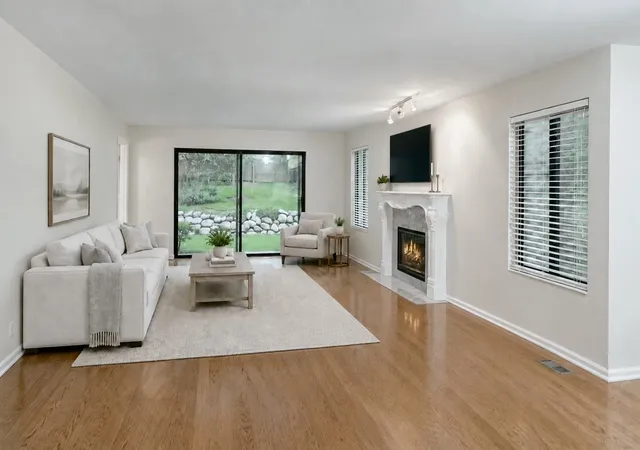 Photo 3 of Townhouse for sale at 488 White Oak Ln, Lake Barrington, IL 60010 | MLS# 12729395 | Listing updated on 2026-10-06