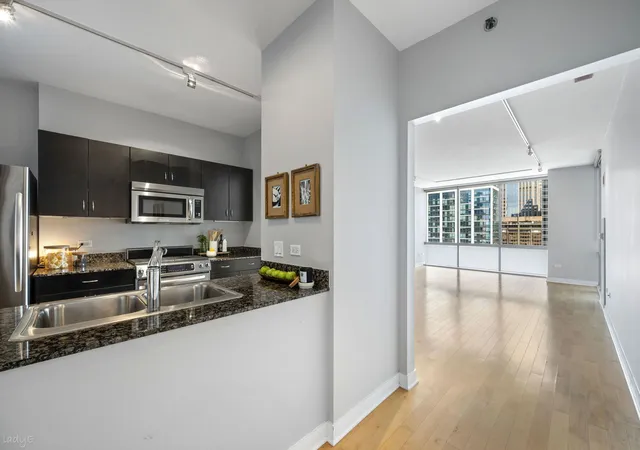 Photo 2 of Condo for sale at 8 E Randolph St #3202, Chicago, IL 60601 | MLS# 12730684 | Listing updated on 2026-09-09