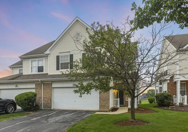 Photo 2 of Sale Pending at 960 Bluebell Cir, Joliet, IL 60431 | MLS# 12730831 | Listing updated on 2026-09-18