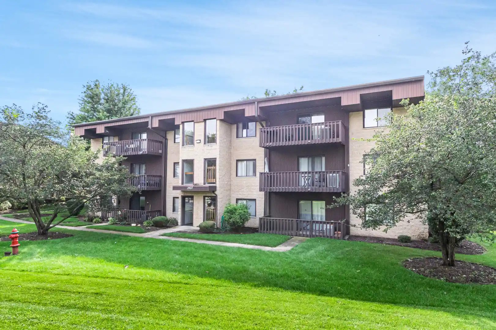 Listing Photo 1 - Condo for sale in 3107 Ingalls Ave located at 3107 Ingalls Ave, Joliet, IL 60435 - Unit #3D