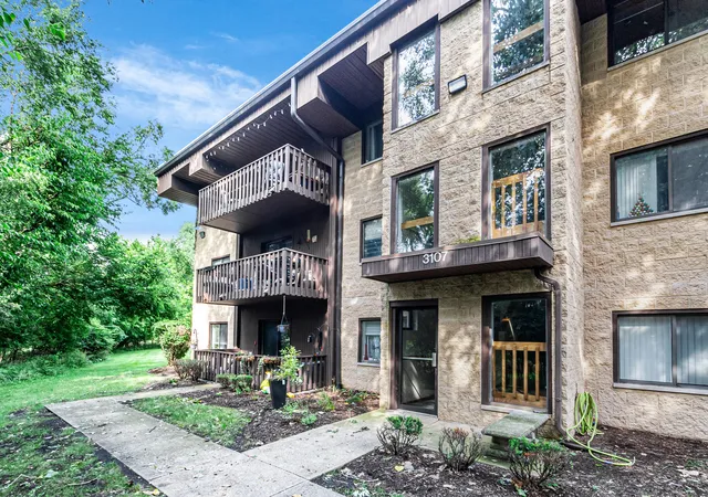 Photo 2 of Condo for sale at 3107 Ingalls Ave #3D, Joliet, IL 60435 | MLS# 12730857 | Listing updated on 2026-09-24