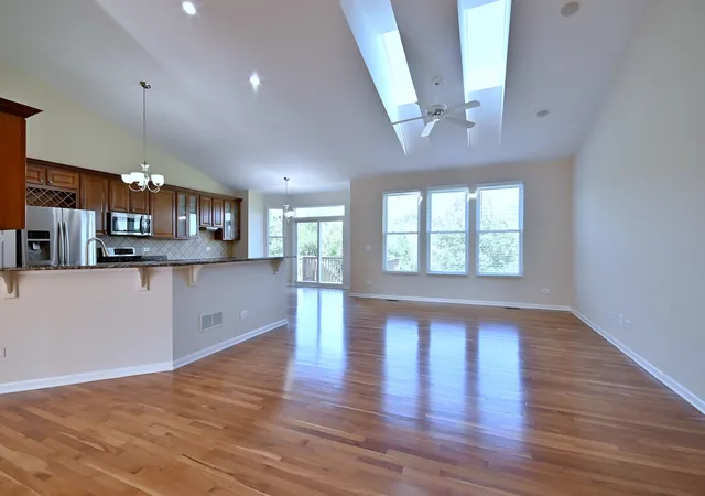 Photo 4 of Single family home for sale at 11819 Wolf Crk Ln, Plainfield, IL 60585 | MLS# 12731001 | Listing updated on 2026-09-16