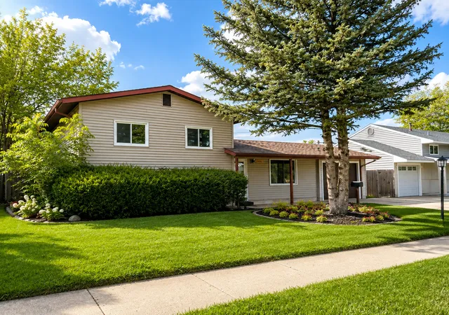 Photo 1 of Sale Pending at 16908 Laramie Ave, Oak Forest, IL 60452 | MLS# 12731330 | Listing updated on 2026-09-24