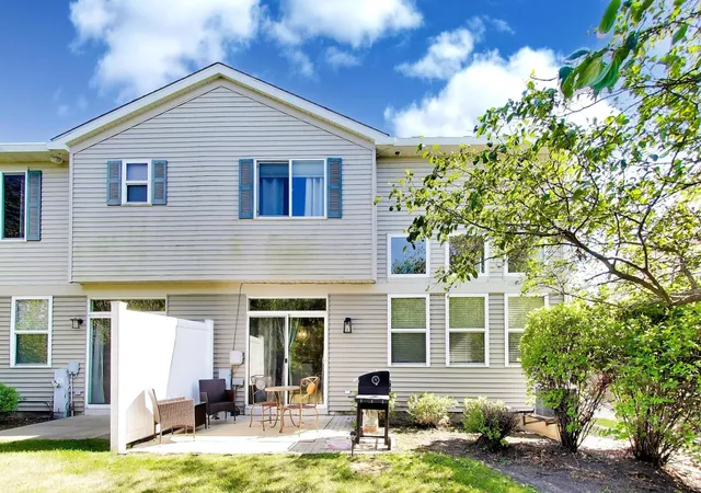 Photo 3 of Townhouse for sale at 8505 Foxborough Way, Joliet, IL 60431 | MLS# 12732349 | Listing updated on 2026-09-23