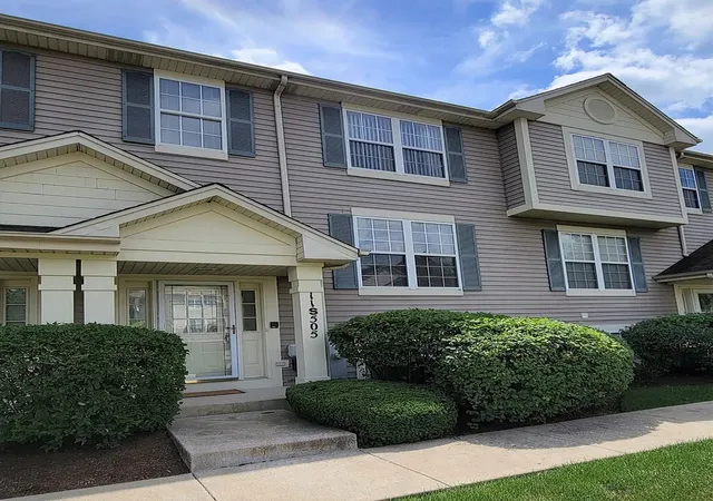 Photo 2 of Townhouse for sale at 11s505 Rachael Ct, Willowbrook, IL 60527 | MLS# 12732953 | Listing updated on 2026-09-08