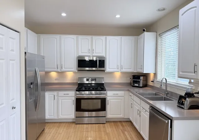 Photo 3 of Townhouse for sale at 11s505 Rachael Ct, Willowbrook, IL 60527 | MLS# 12732953 | Listing updated on 2026-09-08