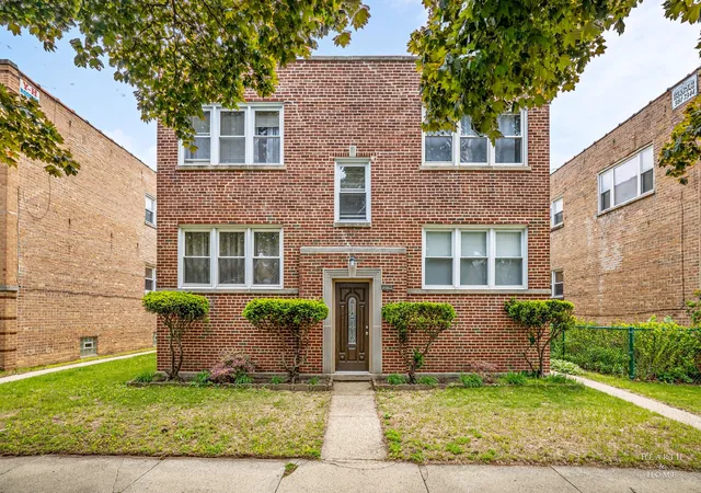 Photo 1 of Condo for sale at 2739 W Summerdale Ave #2W, Chicago, IL 60625 | MLS# 12734200 | Listing updated on 2026-10-14