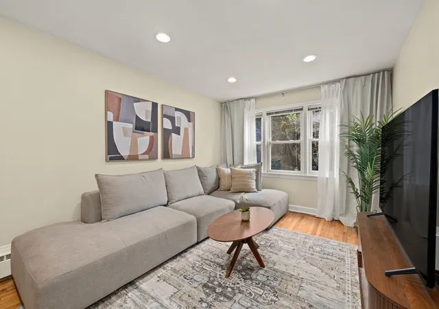 Listing Photo 4 - Condo for sale in building located at 2739 W Summerdale Ave, Chicago, IL 60625 - Unit #2W