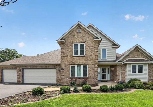 Photo 2 of Single family home for sale at 11868 Cardinal Ln, Caledonia, IL 61011 | MLS# 12734655 | Listing updated on 2026-09-23
