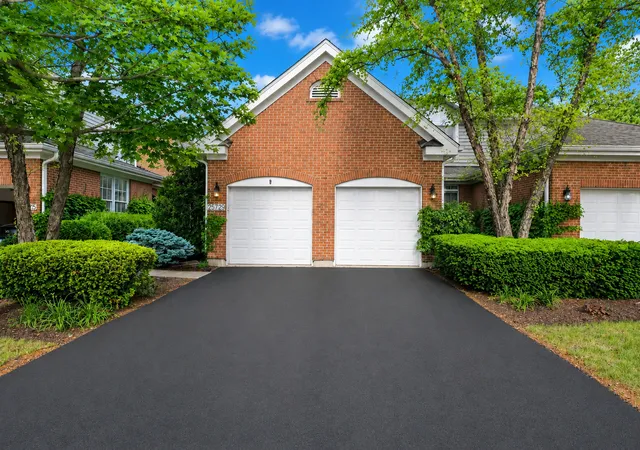 Photo 1 of Townhouse for sale at 2s729 Parkview Dr, Glen Ellyn, IL 60137 | MLS# 12734750 | Listing updated on 2026-09-08