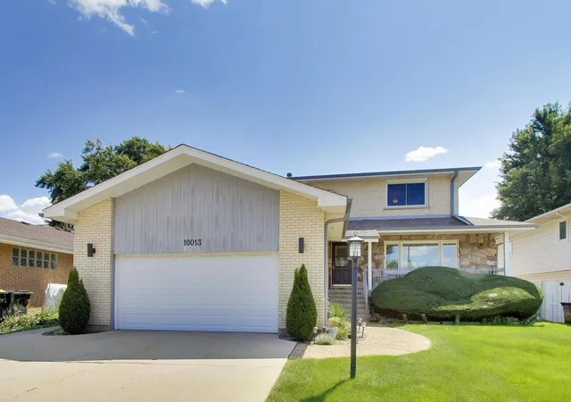 Photo 1 of Single family home for sale at 10013 Hope Dr, Rosemont, IL 60018 | MLS# 12734765 | Listing updated on 2026-09-09