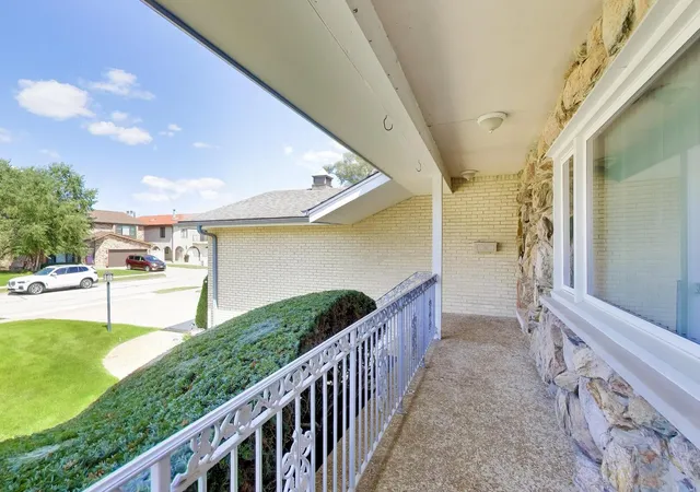 Photo 4 of Single family home for sale at 10013 Hope Dr, Rosemont, IL 60018 | MLS# 12734765 | Listing updated on 2026-09-09