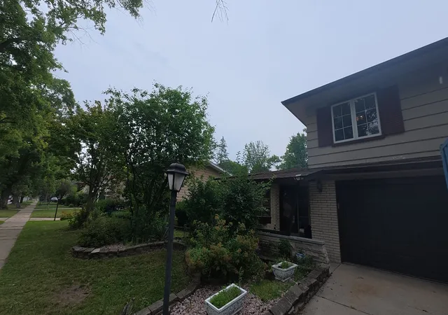 Photo 2 of Single family home for sale at 411 N Illinois Ave, Glenwood, IL 60425 | MLS# 12737500 | Listing updated on 2026-09-22
