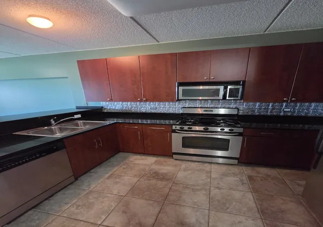 Photo 2 of Condo for sale at 6420 Double Eagle Dr #1110, Woodridge, IL 60517 | MLS# 12737546 | Listing updated on 2026-09-23