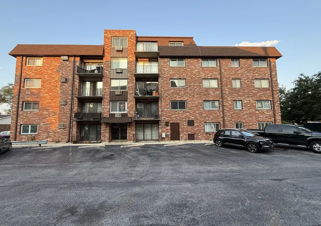 Photo 1 of Condo for sale at 7110 W 93rd Place #3F, Oak Lawn, IL 60453 | MLS# 12737778 | Listing updated on 2026-09-09