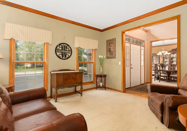 Photo 4 of Single family home for sale at 707 Evergreen Ln, Sugar Grove, IL 60554 | MLS# 12738123 | Listing updated on 2026-10-04