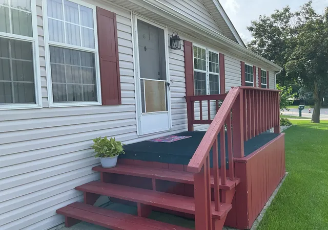Photo 3 of Manufactured home for sale at 5541 Mahogany Ln #0, Roscoe, IL 61073 | MLS# 12738169 | Listing updated on 2026-09-22