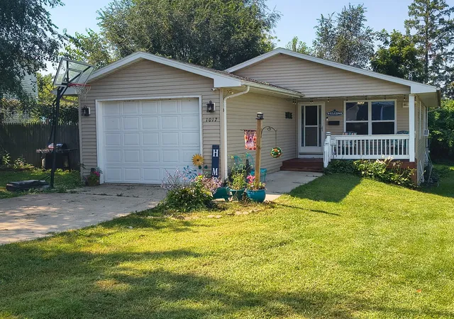 Photo 1 of Sale Pending at 1017 S College Ave, Dixon, IL 61021 | MLS# 12739342 | Listing updated on 2026-10-07