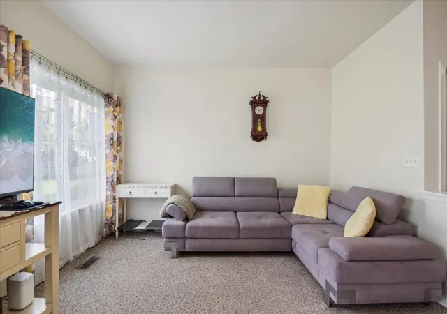 Listing Photo 5 - Condo for sale in building located at 1041 Park Hl Cir, Aurora, IL 60504