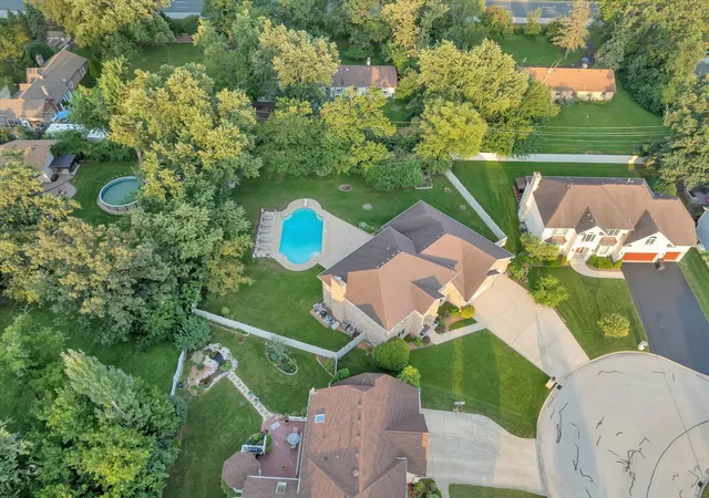 Photo 2 of Single family home for sale at 365 Crestwood Rd, Wood Dale, IL 60191 | MLS# 12741066 | Listing updated on 2026-09-22