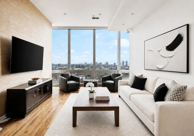 Photo 2 of Condo for sale at 500 W Superior St #1708, Chicago, IL 60654 | MLS# 12741474 | Listing updated on 2026-09-29