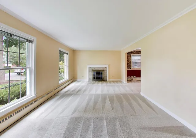 Photo 4 of Single family home for sale at 412 S Banbury Rd, Arlington Heights, IL 60005 | MLS# 12742713 | Listing updated on 2026-09-23