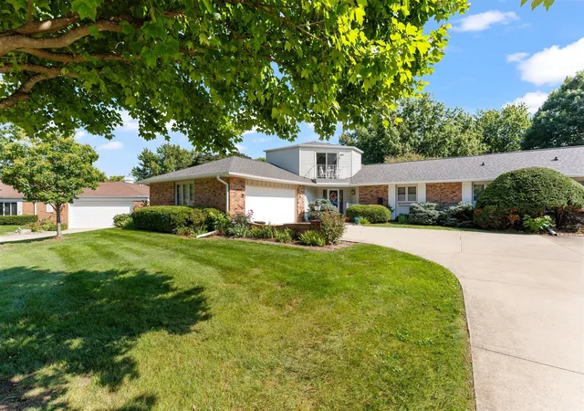 Photo 3 of Condo for sale at 3812 Fields S Ct #3812, Champaign, IL 61822 | MLS# 12743152 | Listing updated on 2026-09-23