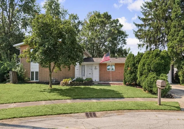 Single family home for sale at 1527 S Pointe Dr, Rantoul, IL 61866 | MLS# 12743623