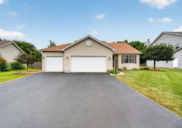 Photo 3 of Single family home for sale at 304 Thames Dr, Shorewood, IL 60404 | MLS# 12744513 | Listing updated on 2026-09-24