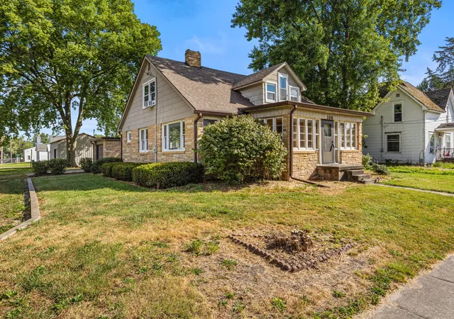 Photo 3 of Single family home for sale at 108 W Sangamon St, Fisher, IL 61843 | MLS# 12744755 | Listing updated on 2026-09-17