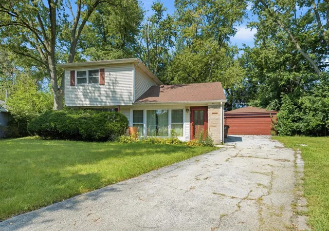 Photo 1 of Single family home for sale at 8 Mantua Ct, Park Forest, IL 60466 | MLS# 12746299 | Listing updated on 2026-09-17