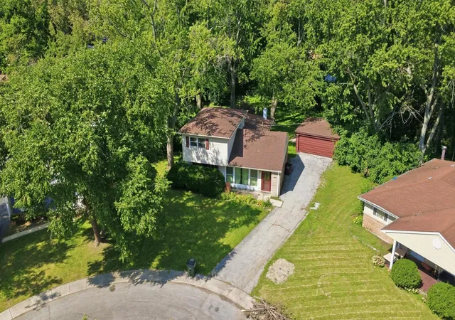 Photo 3 of Single family home for sale at 8 Mantua Ct, Park Forest, IL 60466 | MLS# 12746299 | Listing updated on 2026-09-17