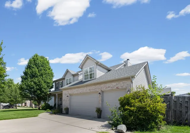 Photo 2 of Single family home for sale at 398 Essex Dr, Oswego, IL 60543 | MLS# 12746328 | Listing updated on 2026-09-16