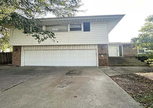 Photo 1 of Single family home for sale at 11804 S Kolin Ave, Alsip, IL 60803 | MLS# 12746612 | Listing updated on 2026-09-16