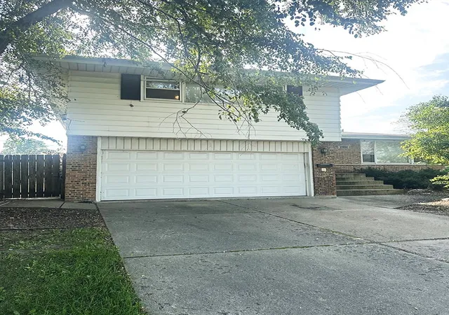 Photo 2 of Single family home for sale at 11804 S Kolin Ave, Alsip, IL 60803 | MLS# 12746612 | Listing updated on 2026-09-16