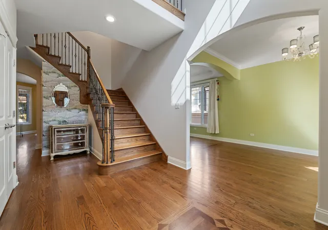 Photo 4 of Single family home for sale at 9304 Sproat St, Oak Lawn, IL 60453 | MLS# 12746881 | Listing updated on 2026-09-08