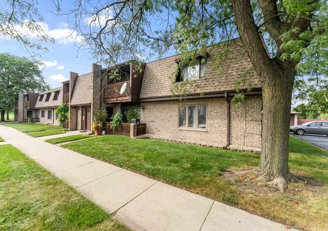 Photo 2 of Condo for sale at 9147 S Roberts Rd #205, Hickory Hills, IL 60457 | MLS# 12747425 | Listing updated on 2026-09-17