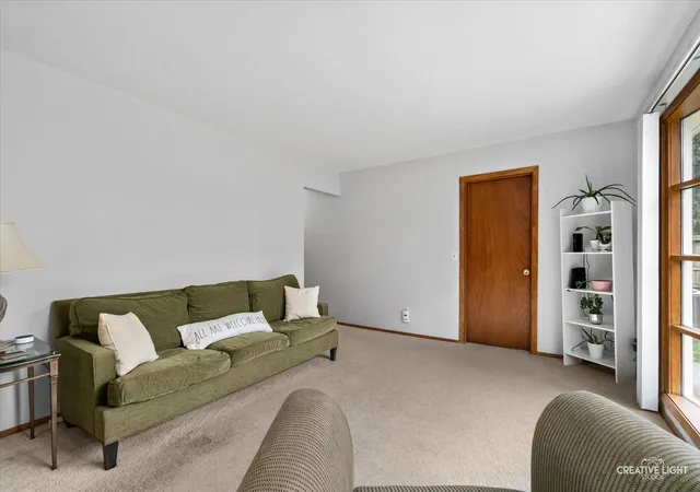 Photo 3 of Single family home for sale at 319 Boulder Hl Pass, Oswego, IL 60543 | MLS# 12747765 | Listing updated on 2026-10-04