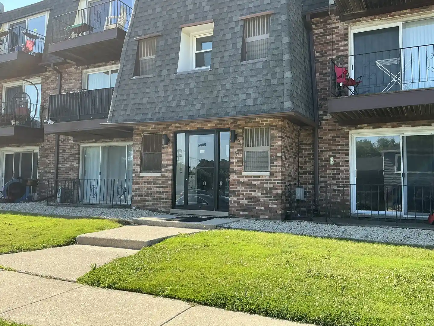 Listing Photo 2 - Condo for sale in 6405 W Home Ave located at 6405 W Home Ave, Worth, IL 60482 - Unit #3A