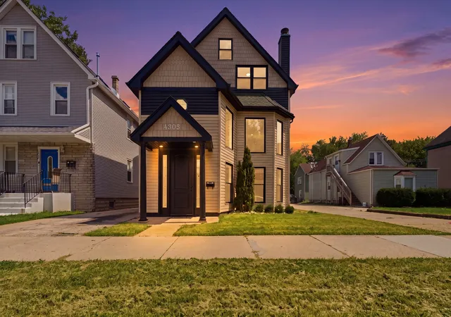 Photo 1 of Single family home for sale at 4305 N Mobile Ave, Chicago, IL 60634 | MLS# 12748589 | Listing updated on 2026-09-16