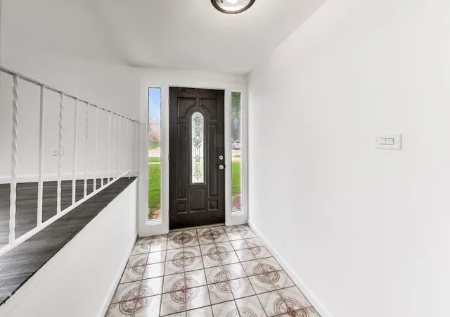 Photo 2 of Single family home for sale at 10128 Parke Ave, Oak Lawn, IL 60453 | MLS# 12748898 | Listing updated on 2026-09-09