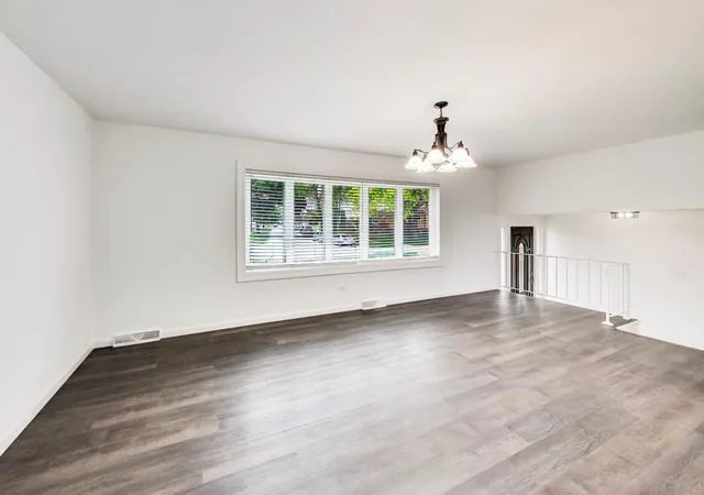 Photo 2 of Single family home for sale at 10128 Parke Ave, Oak Lawn, IL 60453 | MLS# 12748898 | Listing updated on 2026-09-09