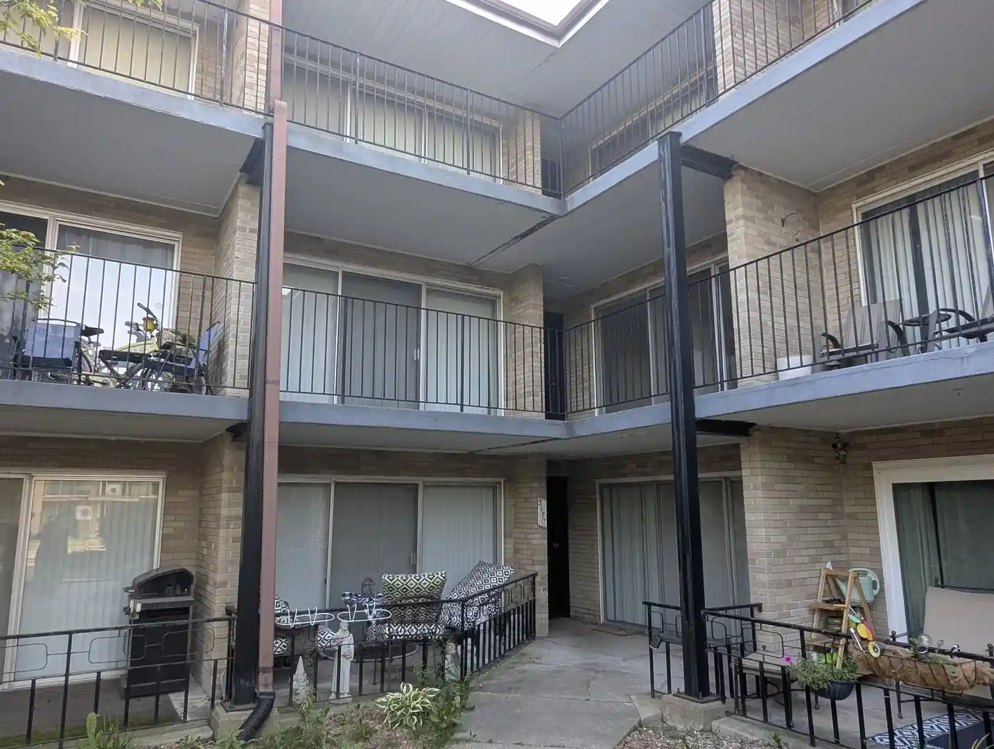 Listing Photo 2 - Condo for sale in 3177 W 115Th St located at 3177 W 115Th St, Merrionette Park, IL 60803 - Unit #2W