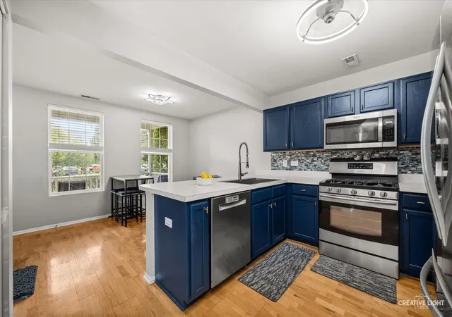 Photo 2 of Single family home for sale at 114 Presidential Blvd, Oswego, IL 60543 | MLS# 12750339 | Listing updated on 2026-10-03