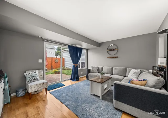 Photo 4 of Single family home for sale at 114 Presidential Blvd, Oswego, IL 60543 | MLS# 12750339 | Listing updated on 2026-10-03