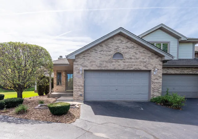 Photo 1 of Townhouse for sale at 17411 Carlyle Ct, Tinley Park, IL 60487 | MLS# 12750458 | Listing updated on 2026-09-27