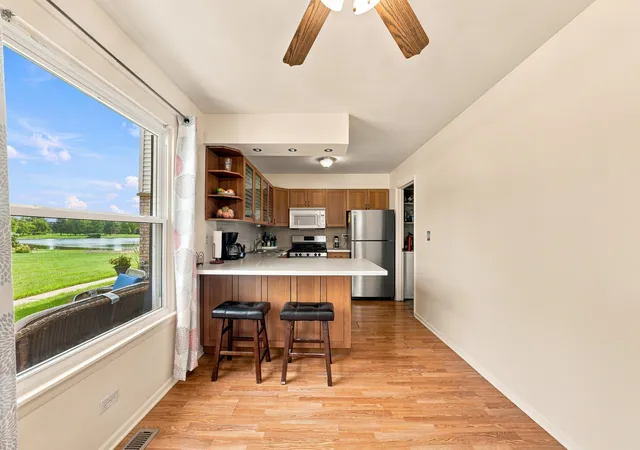 Photo 4 of Condo for sale at 773 Pahl Rd, Elk Grove Village, IL 60007 | MLS# 12750910 | Listing updated on 2026-09-23