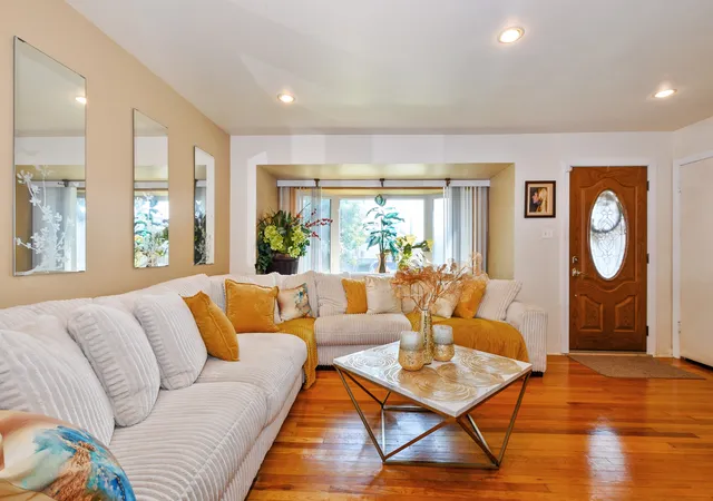 Photo 3 of Single family home for sale at 7234 S Albany Ave, Chicago, IL 60629 | MLS# 12751278 | Listing updated on 2026-09-10